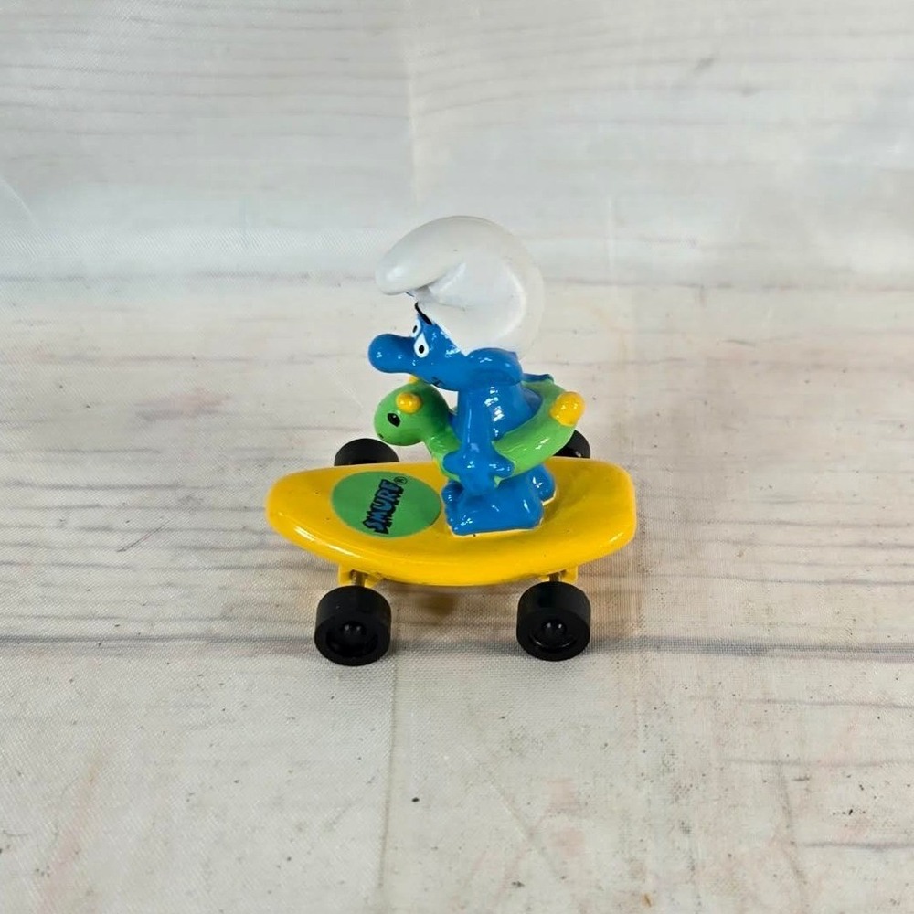 Blue Smurf Skateboarder Toy Figurine Mini Collectible